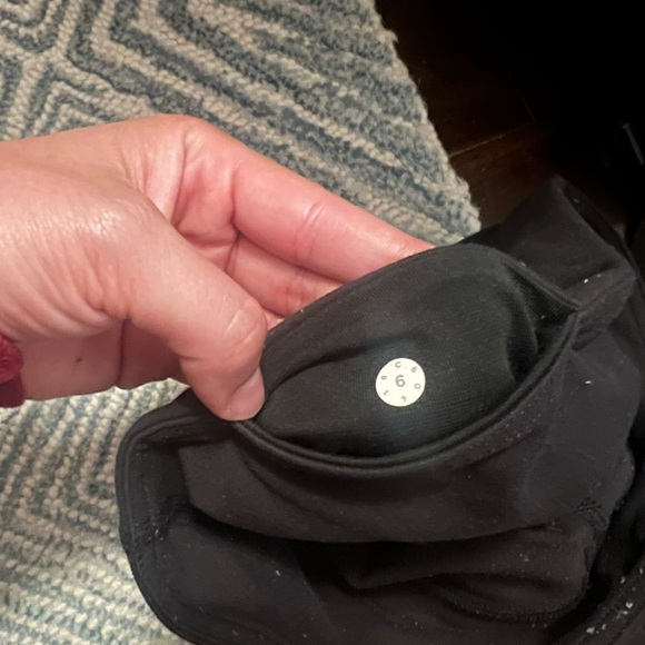 Low-rise Wunder Under 28” inseam lululemon leggings - Picture 6 of 6